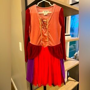 Taylor Joelle Sanderson Sisters (Sarah)